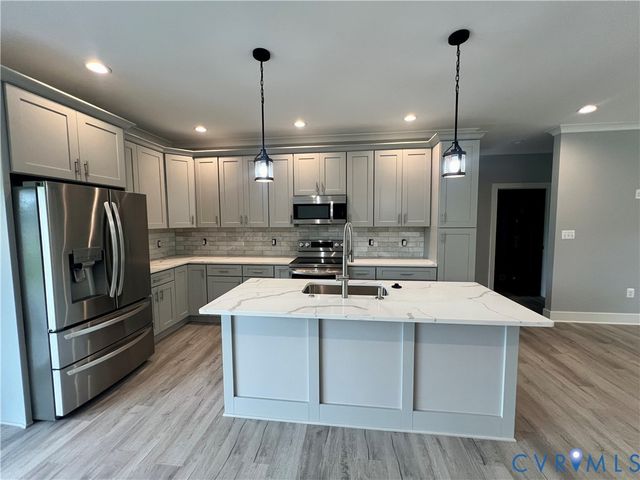 662 Glebe Harbor Dr, Montross, VA 22520