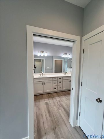 662 Glebe Harbor Dr, Montross, VA 22520