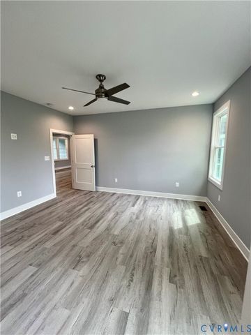 662 Glebe Harbor Dr, Montross, VA 22520