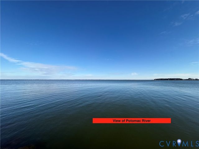 662 Glebe Harbor Dr, Montross, VA 22520