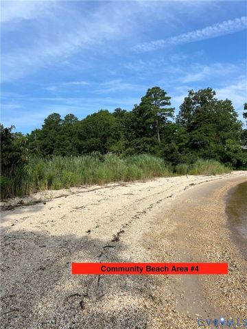 662 Glebe Harbor Dr, Montross, VA 22520