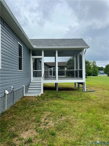 662 Glebe Harbor Dr, Montross, VA 22520