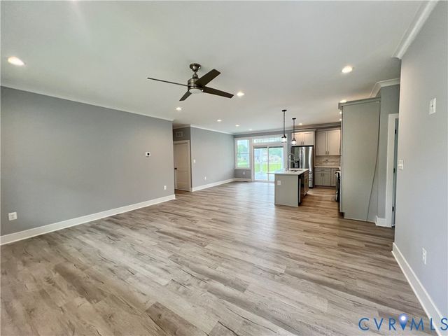 662 Glebe Harbor Dr, Montross, VA 22520