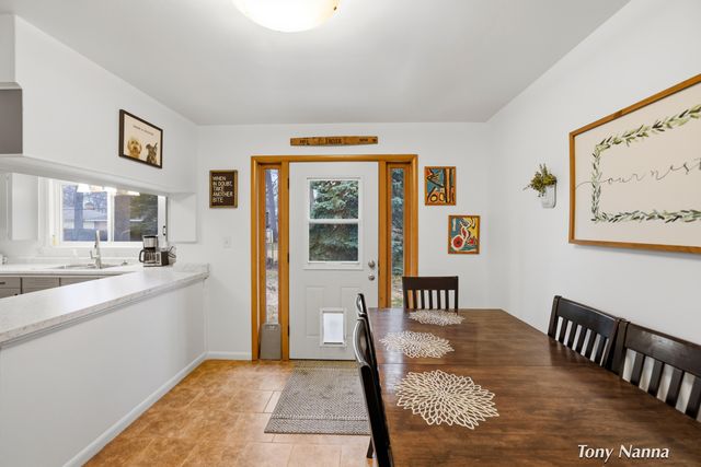 1620 W Norton Avenue, Norton Shores, MI 49441