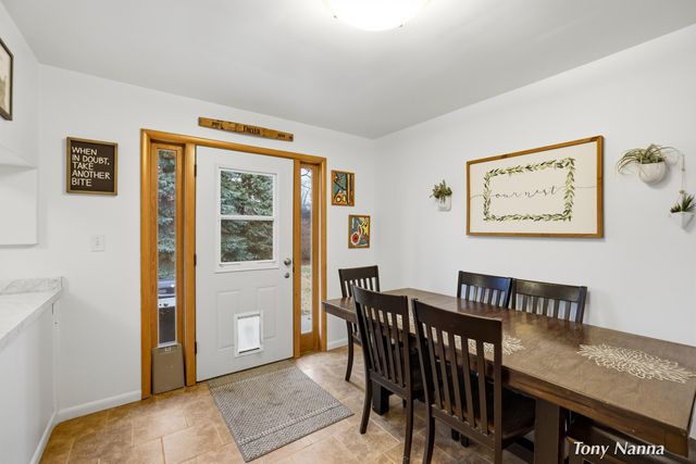 1620 W Norton Avenue, Norton Shores, MI 49441