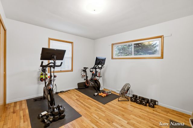 1620 W Norton Avenue, Norton Shores, MI 49441