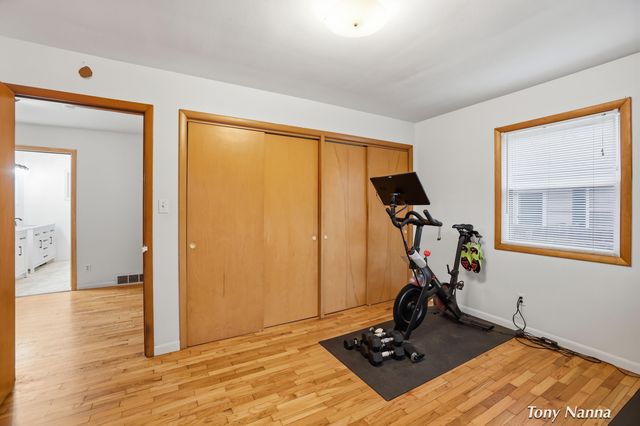 1620 W Norton Avenue, Norton Shores, MI 49441