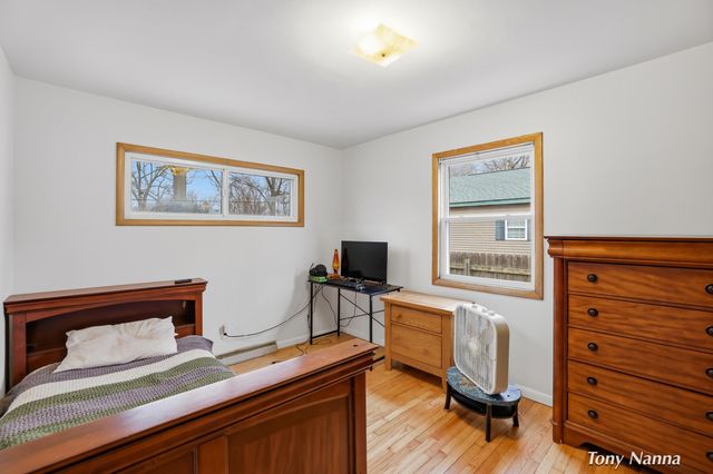 1620 W Norton Avenue, Norton Shores, MI 49441