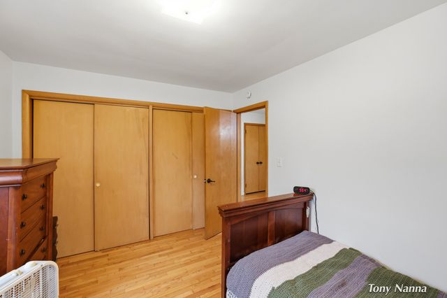 1620 W Norton Avenue, Norton Shores, MI 49441