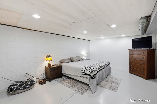 1620 W Norton Avenue, Norton Shores, MI 49441