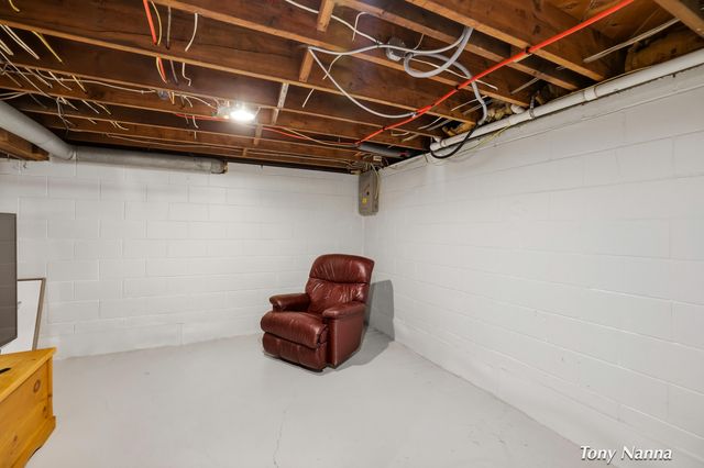 1620 W Norton Avenue, Norton Shores, MI 49441