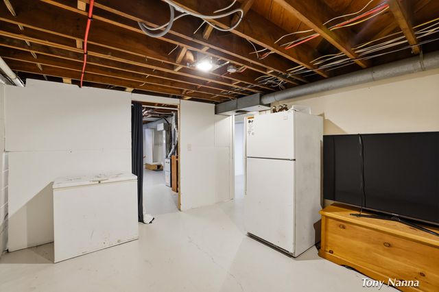 1620 W Norton Avenue, Norton Shores, MI 49441