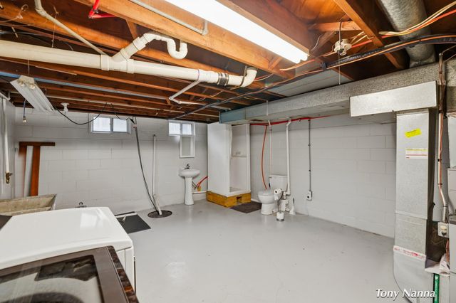 1620 W Norton Avenue, Norton Shores, MI 49441