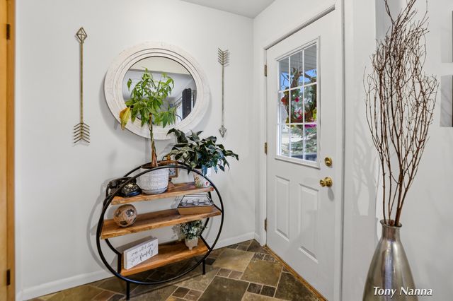 1620 W Norton Avenue, Norton Shores, MI 49441