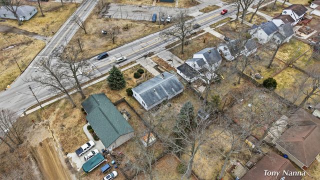 1620 W Norton Avenue, Norton Shores, MI 49441