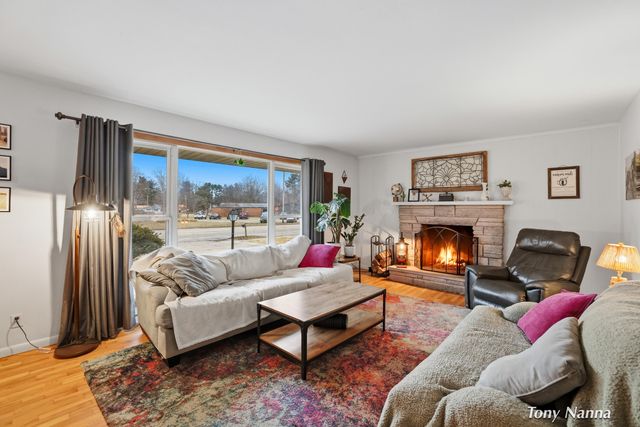 1620 W Norton Avenue, Norton Shores, MI 49441