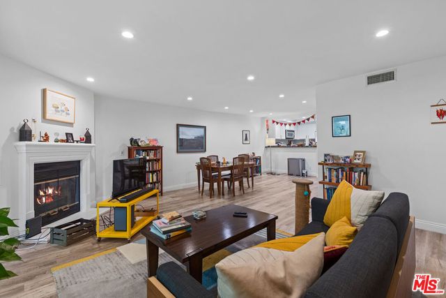 1633 S Bentley Avenue 103, Los Angeles, CA 90025