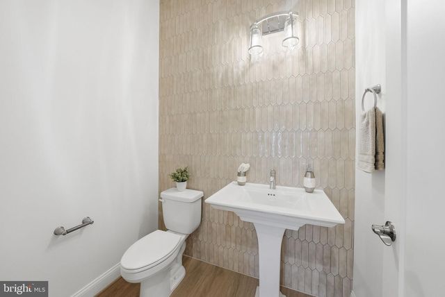 1436 LAYMAN ST, Mclean, VA 22101