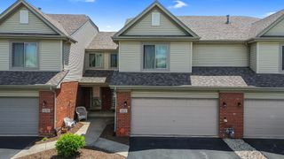 8261 Pecan Place, Frankfort, IL 60423