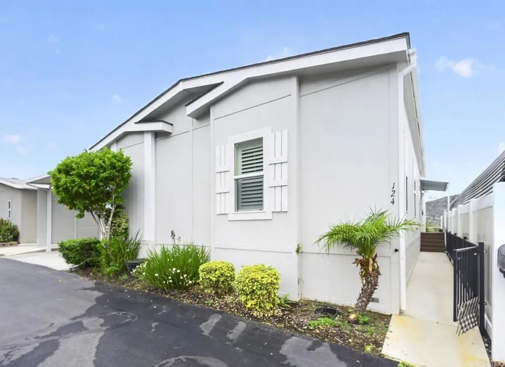 4650 Dulin Road SPC 124, Fallbrook, CA 92028