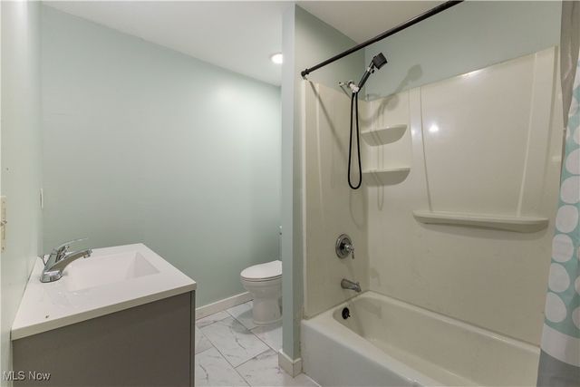 60 Steel Street, Youngstown, OH 44509