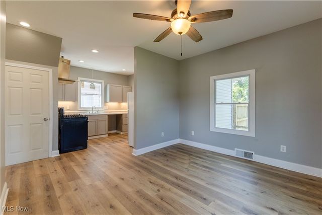 60 Steel Street, Youngstown, OH 44509