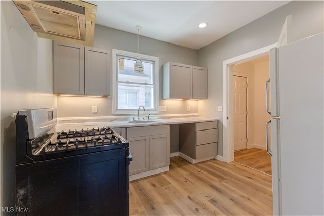 60 Steel Street, Youngstown, OH 44509