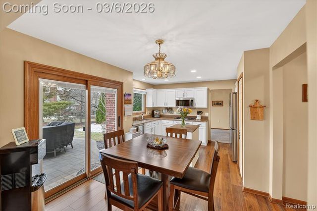 18464 Glengarry Drive, Livonia, MI 48152