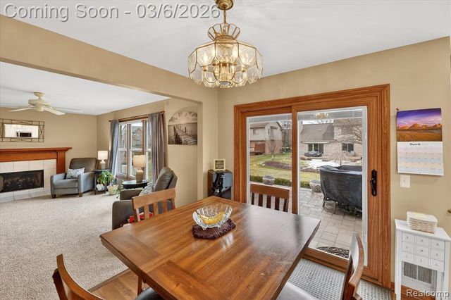 18464 Glengarry Drive, Livonia, MI 48152