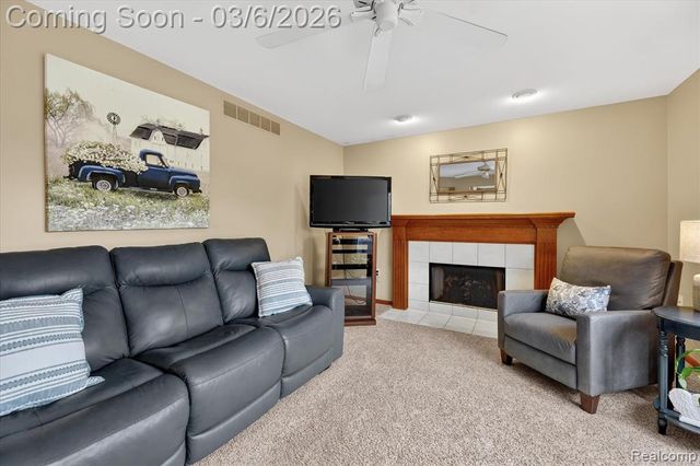 18464 Glengarry Drive, Livonia, MI 48152