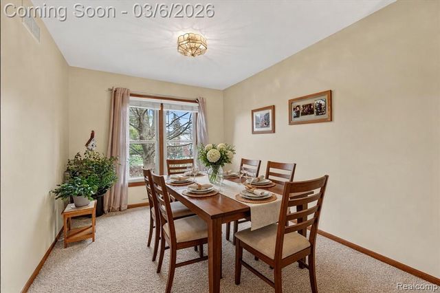 18464 Glengarry Drive, Livonia, MI 48152