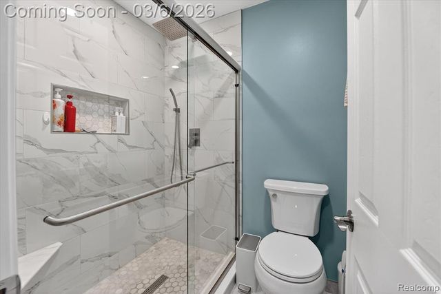 18464 Glengarry Drive, Livonia, MI 48152