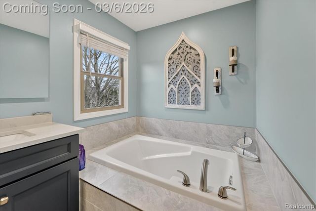 18464 Glengarry Drive, Livonia, MI 48152