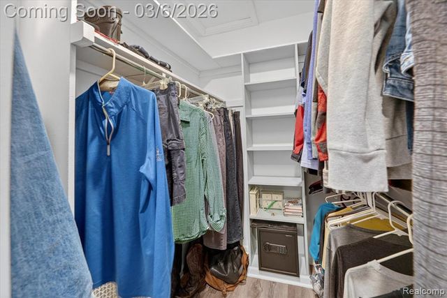 18464 Glengarry Drive, Livonia, MI 48152