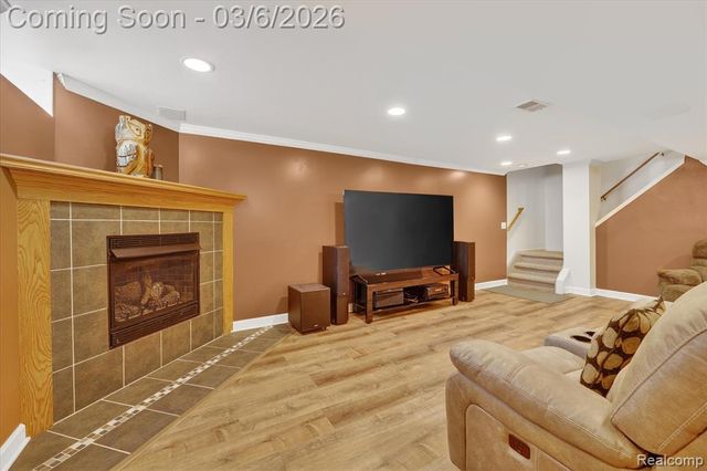 18464 Glengarry Drive, Livonia, MI 48152