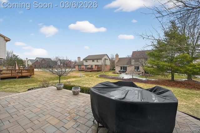 18464 Glengarry Drive, Livonia, MI 48152