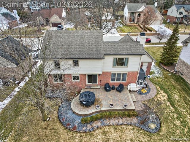 18464 Glengarry Drive, Livonia, MI 48152