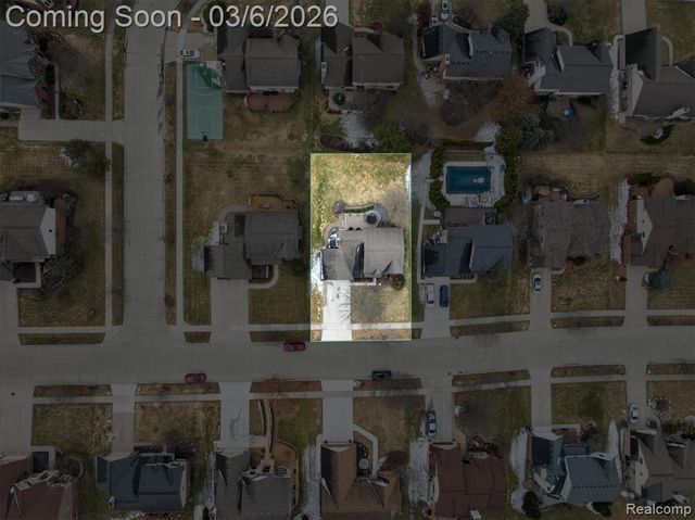 18464 Glengarry Drive, Livonia, MI 48152