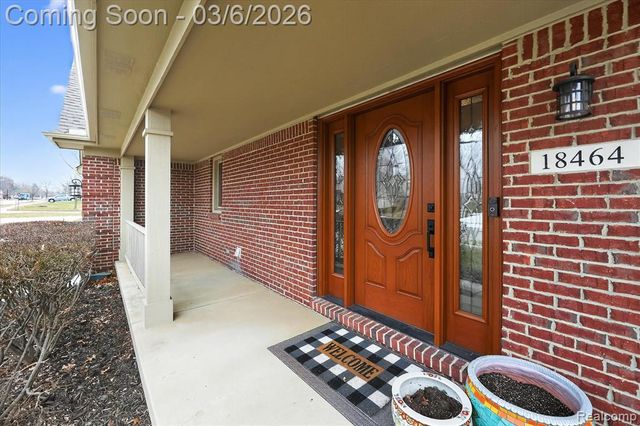 18464 Glengarry Drive, Livonia, MI 48152