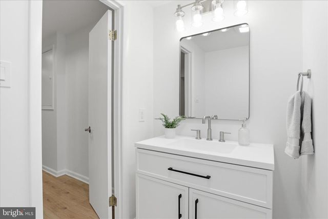 103 SARATOGA WAY NE, Vienna, VA 22180