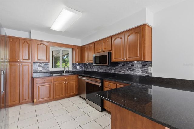 1114 ESTATEWOOD DRIVE, Brandon, FL 33510