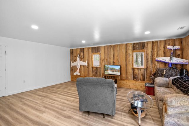 2538 S Van Wagoner Avenue, Denver Twp, MI 49421