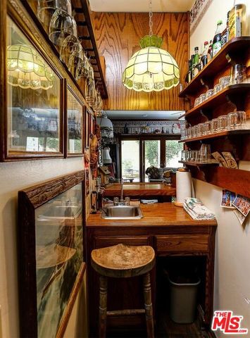 20501 Blairmoore Street, Chatsworth (los Angeles), CA 91311