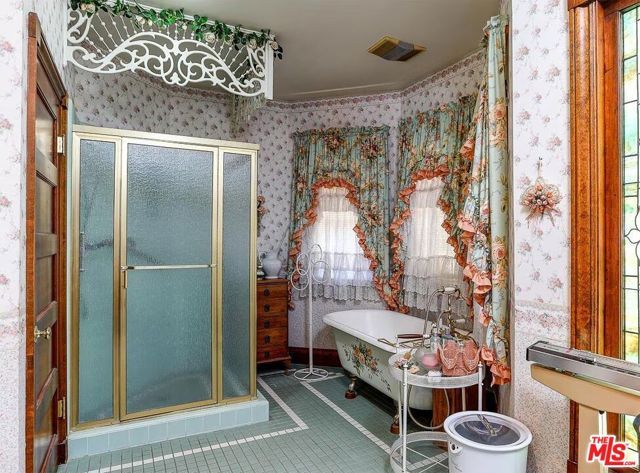20501 Blairmoore Street, Chatsworth (los Angeles), CA 91311