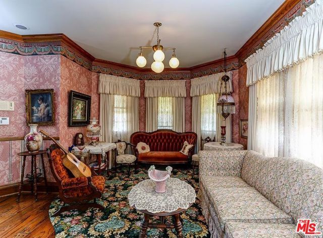 20501 Blairmoore Street, Chatsworth (los Angeles), CA 91311