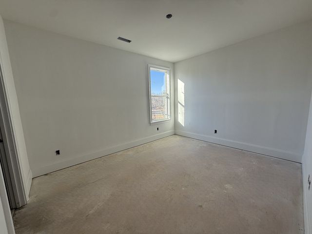 5721 Nola Dr, Arrington, TN 37014