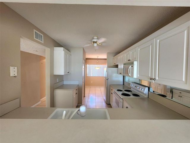 7763 Southampton Terrace 314, Tamarac, FL 33321