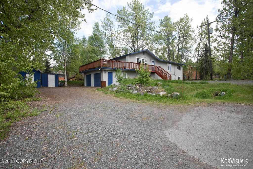 11213 Upper Sunny Circle, Eagle River, AK 99577