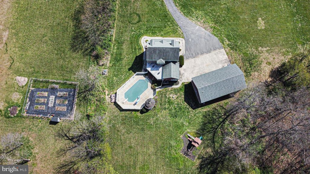 Image 16 of property listing at 721 KNIGHT ISLAND RD, Earleville, MD 21919