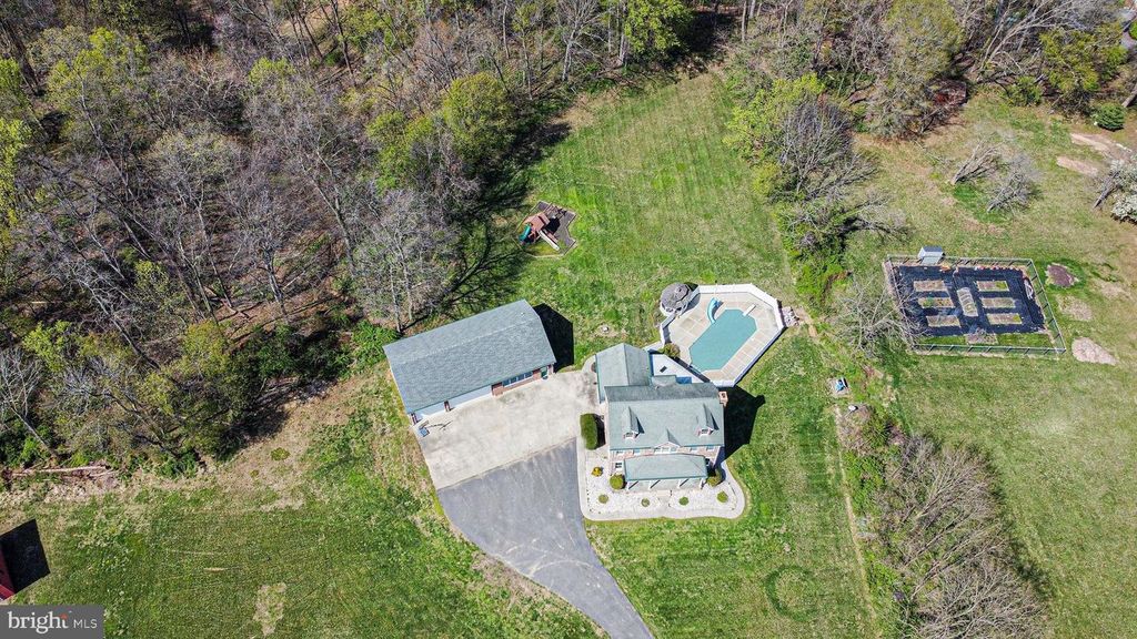 Image 17 of property listing at 721 KNIGHT ISLAND RD, Earleville, MD 21919